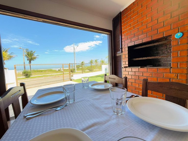 Casa à beira mar na Praia da Villa