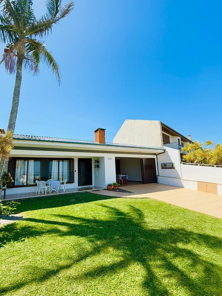 Casa à beira mar na Praia da Villa
