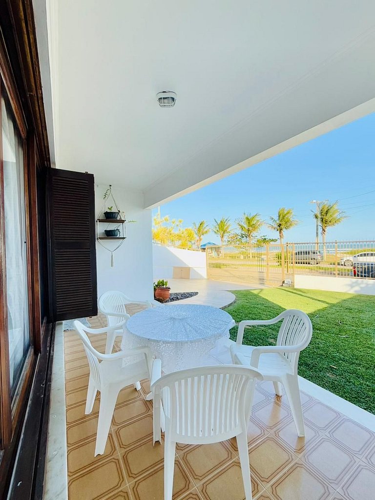 Casa à beira mar na Praia da Villa