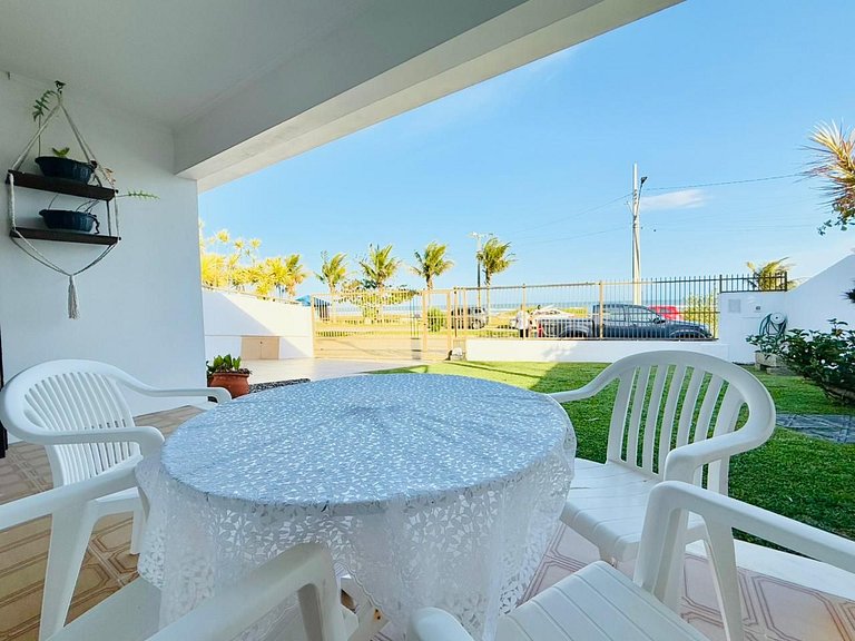 Casa à beira mar na Praia da Villa