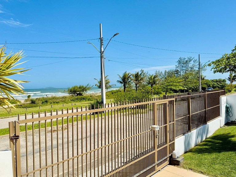 Casa à beira mar na Praia da Villa